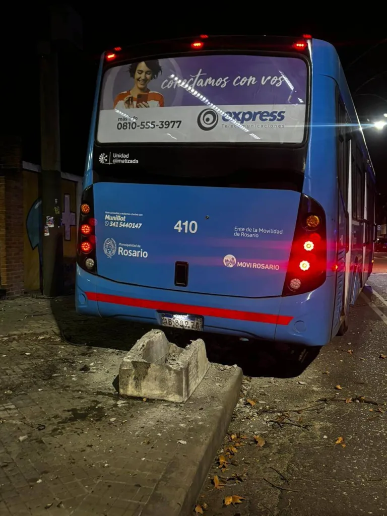 Colectivo chocó en Catamarca al 3100