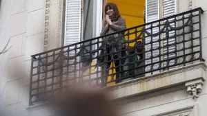 Cristina Kirchner: "Hay jubilados que parten en tres pedacitos las pastillas, me hace acordar al 2001"