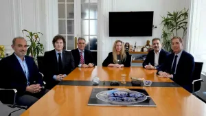 Milei agasajó a los diputados aliados en la Quinta de Olivos para blindar los vetos a jubilados y discapacidad