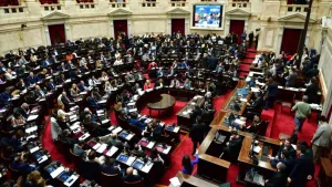 Con lo justo, el oficialismo libertario logró blindar el veto de Milei a la ley de aumento jubilatorio en Diputados