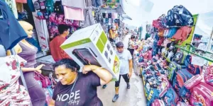 El dólar barato de Milei le suma otro competidor a Chile y Paraguay en el turismo de compras de frontera