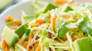 Sin mayonesa ni aderezos procesados: cómo preparar una ensalada cremosa de palta