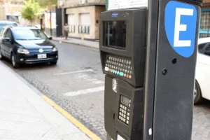 El estacionamiento medido en Rosario: gratuito en vísperas al Día de las Infancias