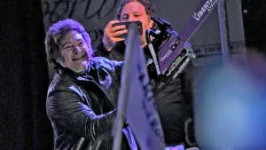 Milei lanzó la campaña libertaria rumbo a octubre y llamó a "ponerle un freno al maldito kirchnerismo"