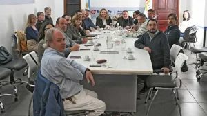 El gobierno provincial ofreció un 7 % de aumento semestral a los gremios de la Salud