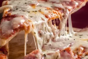 Sin levadura ni conservantes: cómo hacer una pizza casera y saludable