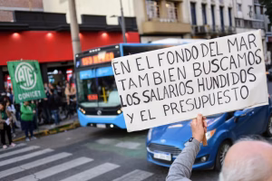 Trabajadores del Conicet llevaron adelante el "semaforazo" en la esquina de Pellegrini y Corrientes