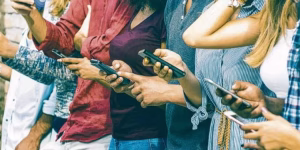 Un estudio reciente reveló que el 46% de los jóvenes argentinos se sienten abrumados por las redes sociales