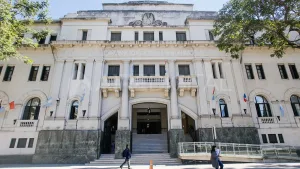 Mató a golpes a cliente que se iba del bar sin pagar una pizza