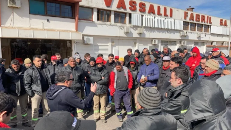 Industria en retroceso: empleo en caída y conflictos que se replican de Verónica a Vassalli