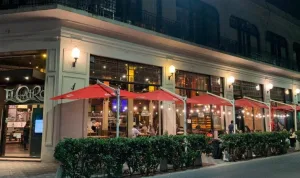 Presentan el libro "La soñada", de María Eugenia Del Zotto, en el bar El Cairo