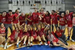 ¡Qué viva el básquet! Ascenso y título para Provincial tras emotiva final ante Alumni a cancha llena