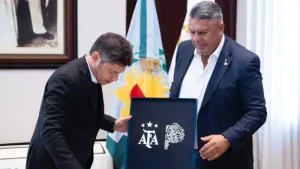 "Chiqui" Tapia felicitó a Kicillof por el triunfo en las elecciones legislativas en Buenos Aires