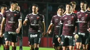 La caída de Colón: el club que fue campeón hace cuatro años y tiene chances de descender a la B Metropolitana