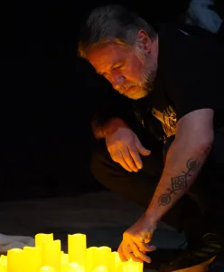 Armando Durá, al frente de un gran equipo, estrena "Voces que el viento trae"