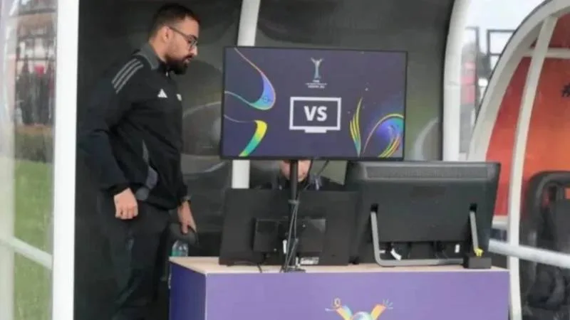 Football Video Support (FVS)