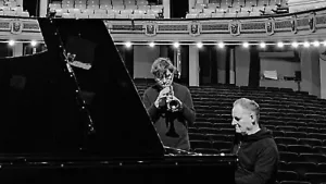 Pablo Socolsky al piano y Mariano Suárez en corneta presentan "Música original para obras en papel calado", sobre obras de Verónica Sendra