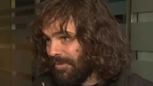 ¿Qué le pasa a Peter Lanzani? Su rotundo cambio de look para un nuevo proyecto teatral