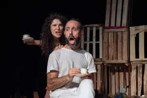 “Desde el borde”: un viaje escénico a través del cruce del mundo de los vivos con el mundo de los muertos