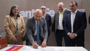El gobierno de Santa Fe confirmó que la venta de los vuelos Rosario-Madrid comienza el 1° de diciembre: “Estamos poniendo a Rosario en el lugar que merece estar”