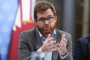 Massot le reclamó a Milei que revise su política cambiaria: “No podemos vivir con los dólares prestados”