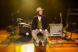 Arthur de Faria llega a Rosario este domingo para presentar su libro y sus mejores canciones