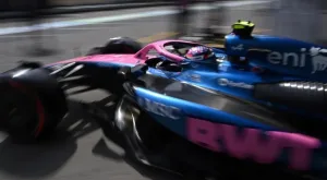 Colapinto quedó último en la segunda práctica libre del GP de Azerbaiyán y se enojó