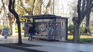 Trabajadores del Correo en alerta por el decreto del gobierno nacional que habilita a los puestos a ofrecer nuevos servicios como operadores postales