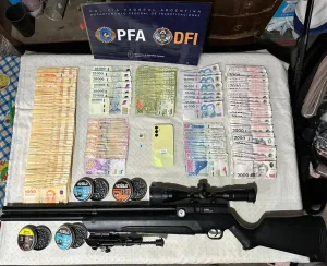 Cien allanamientos en Rosario y penales federales: caen decenas, incluido el jefe de la barra de Newell's