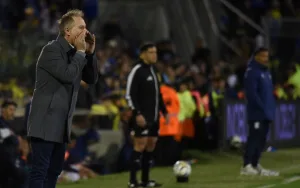 Ariel Holan mostró cierta disconformidad con el empate, pero también reconoció falta de inteligencia para ganarlo