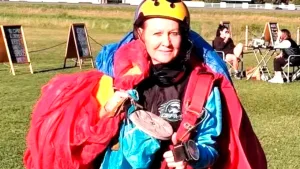 Horror: una mujer murió al fallar su paracaídas cuando se tiró desde una avioneta