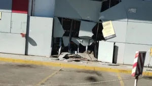 chocó contra un supermercado