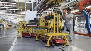 La industria argentina en crisis: gremios denuncian 130.000 puestos de trabajo perdidos
