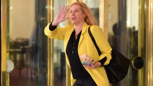 Escribieron "3%" junto al nombre de Karina Milei en el padrón de la escuela en la que vota