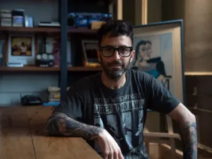 El psicoterapeuta Lucas Raspall hablará sobre cómo usar con responsabilidad y seguridad los dispositivos digitales