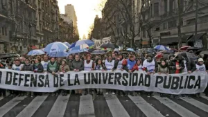 Respuesta al veto de Milei: docentes universitarios lanzaron un paro nacional para el viernes