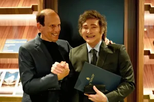 La seducción de los estafadores: Milei se reunirá en Los Ángeles con el "rey de los bonos basura”