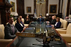 Aseguran que EE.UU. frenó el acuerdo de exención de visas para Argentina