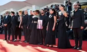 La alfombra roja del Festival de Venecia y Joaquin Phoenix, honraron a una niña palestina asesinada