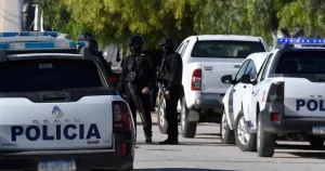 Policía y patrullero