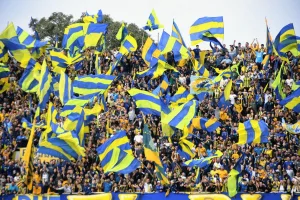 Carta a Lautaro Ghiselli: hinchas caracterizados bancan al líder de la tribuna canalla