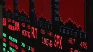 Tras la durísima derrota electoral del gobierno nacional, el Riesgo País rozó los 1.100 puntos