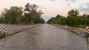 Desborde del río Carcarañá: cortaron la Ruta 9 entre la ciudades de Carcarañá y Correa