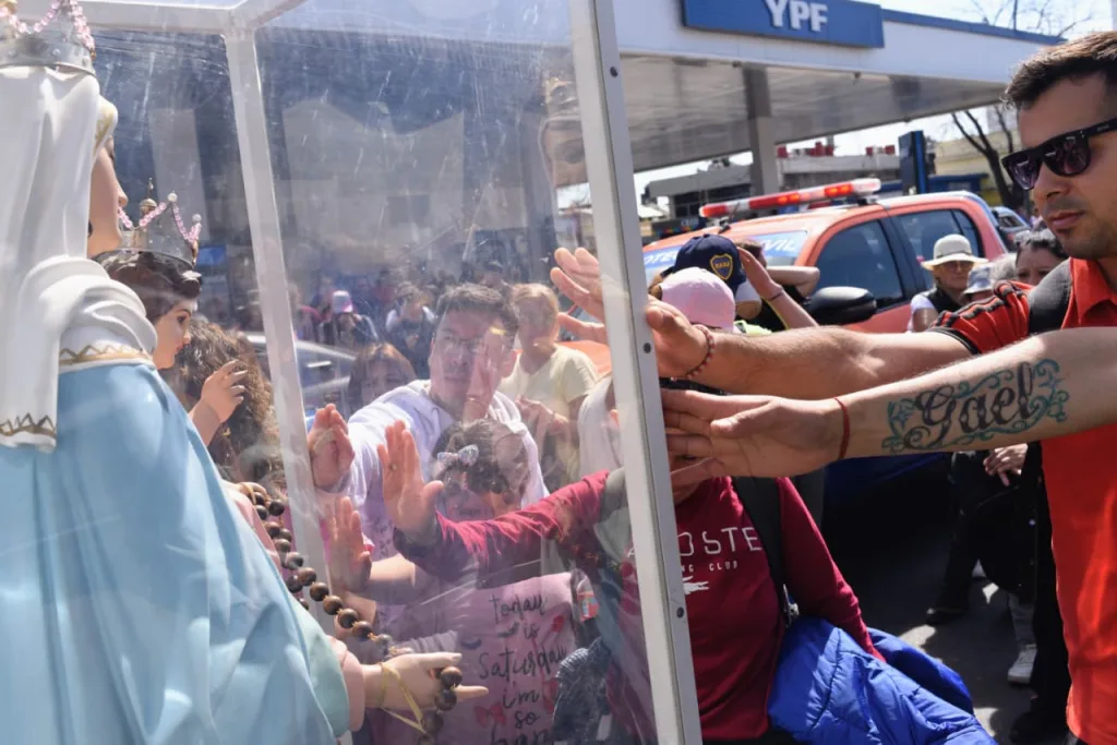 Arrancó la 30ª peregrinación a San Nicolás: 16 horas de caminata con fe