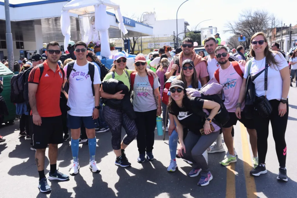 Arrancó la 30ª peregrinación a San Nicolás: 16 horas de caminata con fe