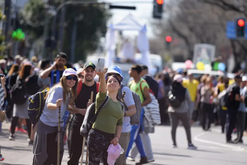 Arrancó la 30ª peregrinación a San Nicolás: 16 horas de caminata con fe