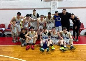 Los visitantes pegaron primero en las series de reclasificación de la Primera A