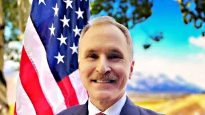 El embajador de Estados Unidos en Argentina, Peter Lamelas