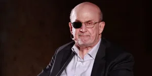 Salman Rushdie sin metáforas: “Para una parte de la sociedad, la cultura se ha convertido en el enemigo”