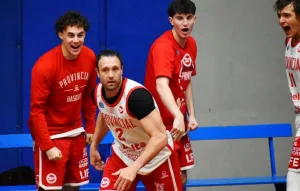 Los locales comenzaron de la mejor manera los playoffs de reclasificación de la Superliga